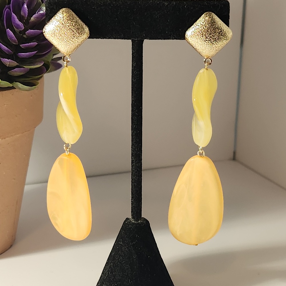 Yellow Marbled Acrylic Geometric Drop Earrings Gold Tone Textured Post Statement